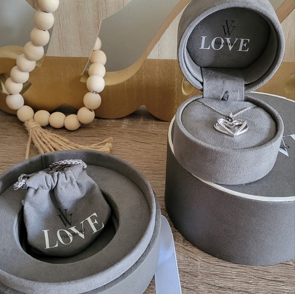 Vera Wang Sapphire Heart - Picture 6 of 6